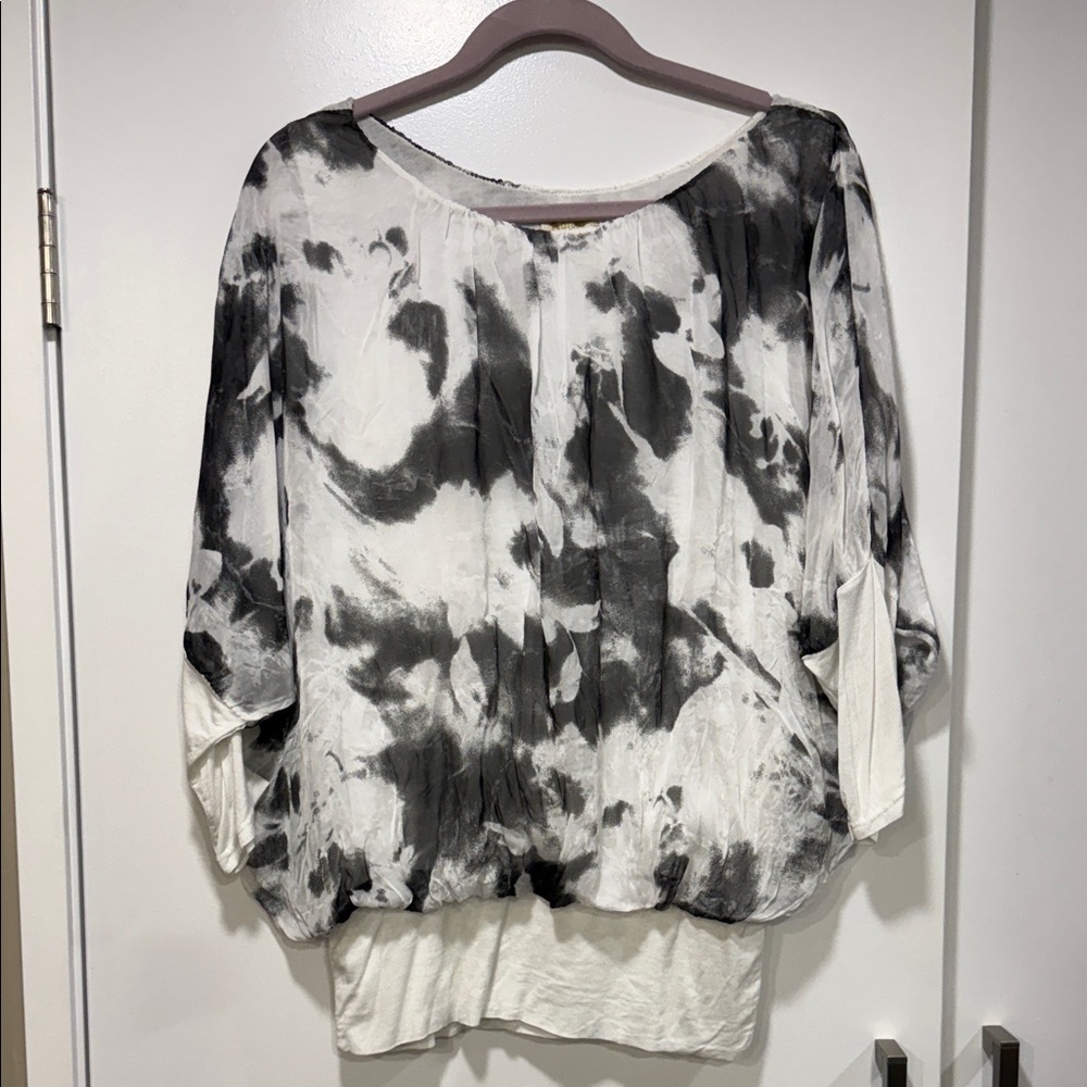 Elegant Monochrome Blouse